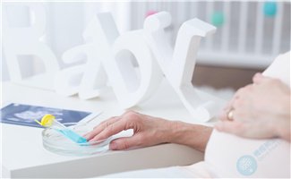 攒够6个“好胚胎”就能98.8%抱娃？别被数字骗了，这篇顶刊研究我劝你冷静看